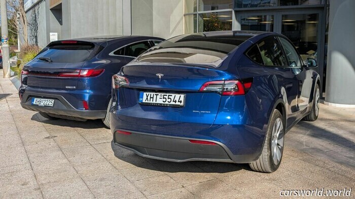 Seres 5 Aplasta Al Tesla Model Y Con Comodidad, Pero Pierde La Batalla Donde Cuenta | Carscoops